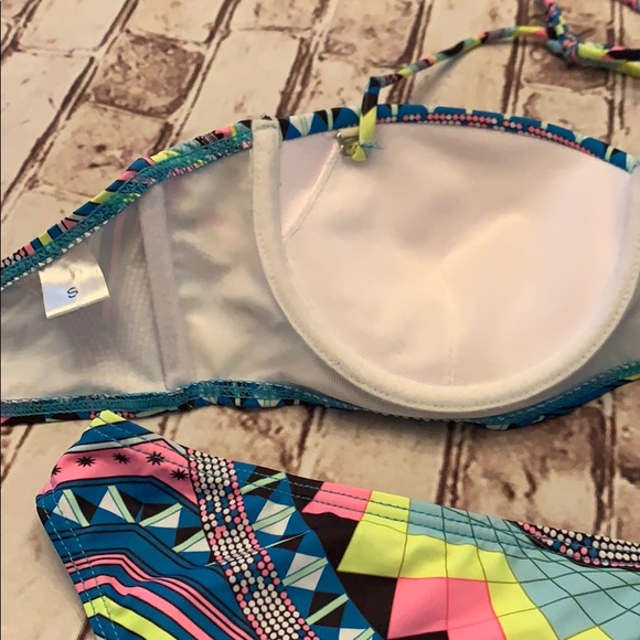 Two piece bikini swimsuit small - Picture 5 of 5